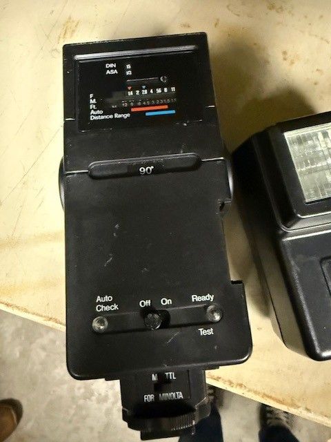 Vintage Minolta X-700 35mm SLR Film Camera with accessories - Image 5